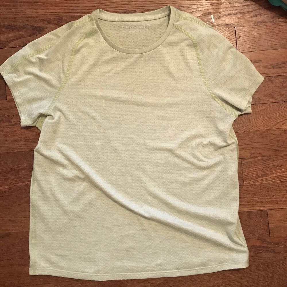 Outdoor Voices EcoMesh T-Shirt in Green Size M